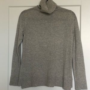 Vince. Cashmere Turtleneck